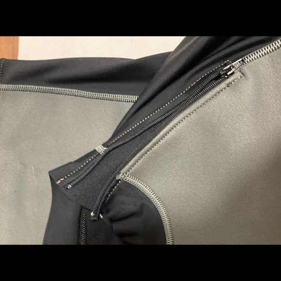 Aqua sphere rash guard size large - Picture 6 of 8